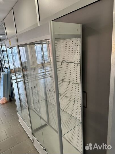 Шкаф витрина