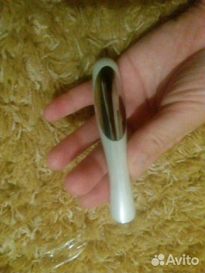 Прибор по уходу за кожей около глаз