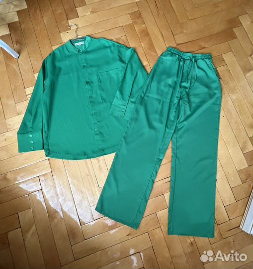 Костюм женский