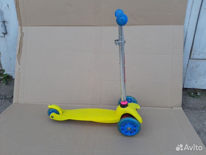 Самокат детский трехколесный
