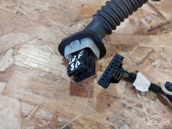 Проводка задней двери Skoda Yeti