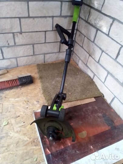 Триммер аккумуляторный телескопический