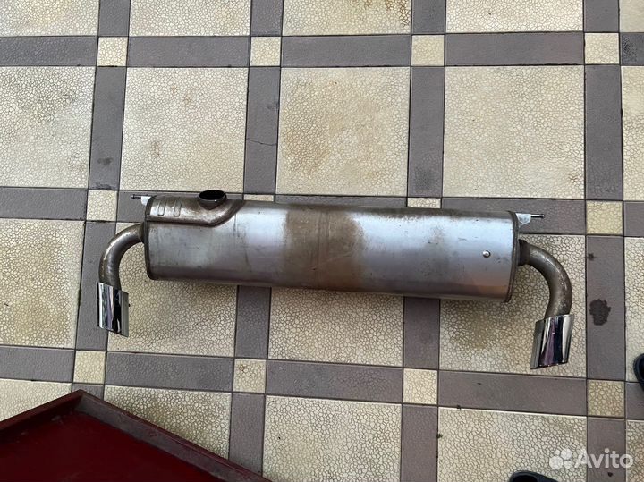 BMW G30 задний бачок глушителя