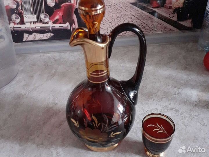 Цветной хрустальный графин чехия