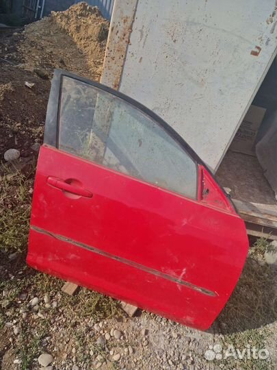 Передняя правая дверь мазда 3 бк хетчбек