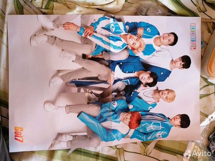 Постеры (49шт.) и музыкальные журналы комплектом