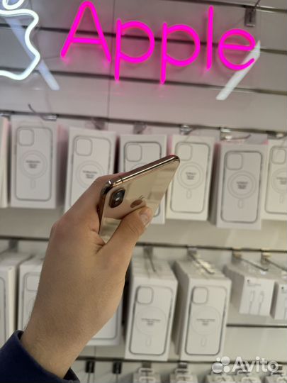 iPhone Xs, 64 ГБ
