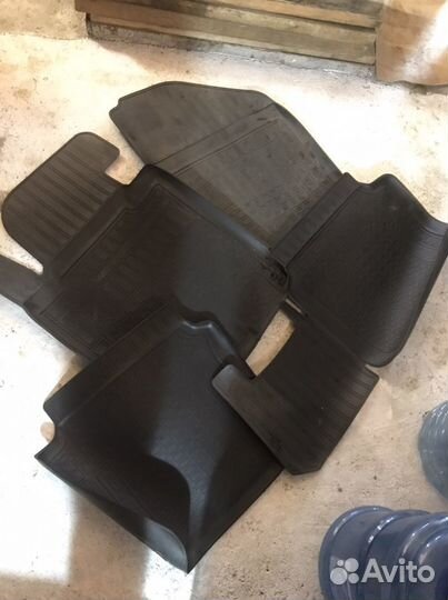 Автомобильные коврики бу резиновые