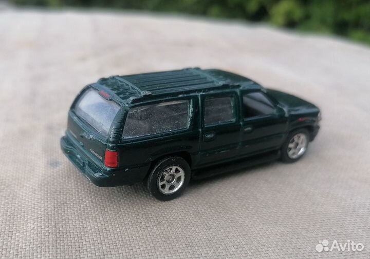 Chevrolet Suburban 1/60 - 1/64 Welly
