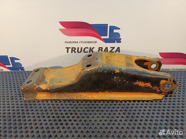 Кронштейн амортизатора переднего