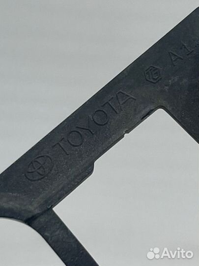 Молдинг багажника Toyota Camry V70/V75 2017-2023