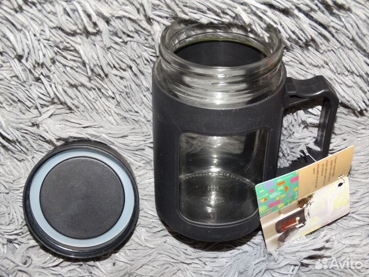 Кружка с крышкой. 480мл. Новая