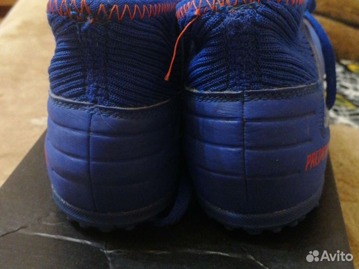 Футбольные бутсы adidas, р. 34