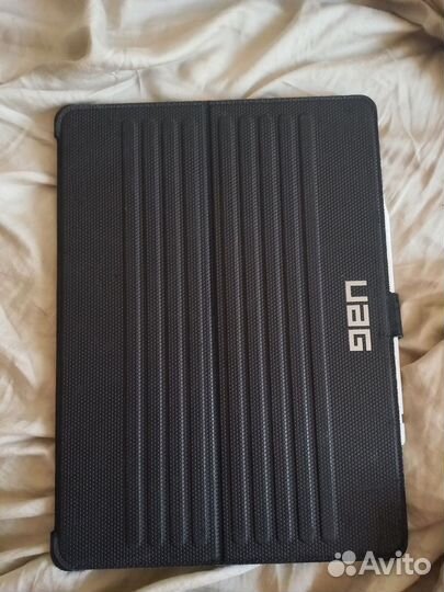 iPad Pro (12,9 дюйма, 2-го поколения)