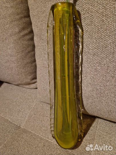 Ваза жёлтое стекло для 1 цветка