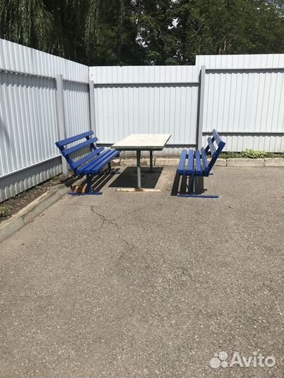 Продам комплект из двух садовых скамеек и стола