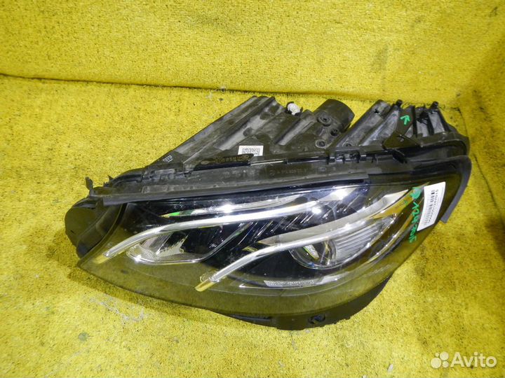 Фара левая Mercedes-Benz E-Class