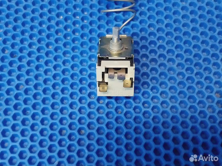 Термостат холодильника TAM133-1M