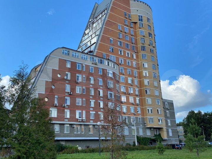 3-к. квартира, 136,6 м², 2/6 эт.