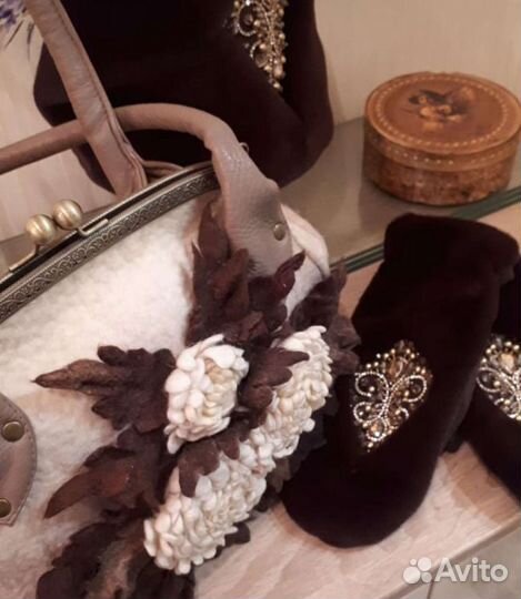 Комплект.шапка+варежки, со стразами, камнями