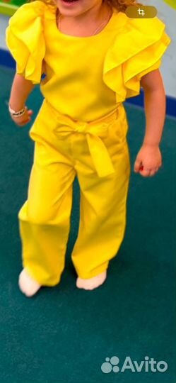 Стильный костюм на девочку