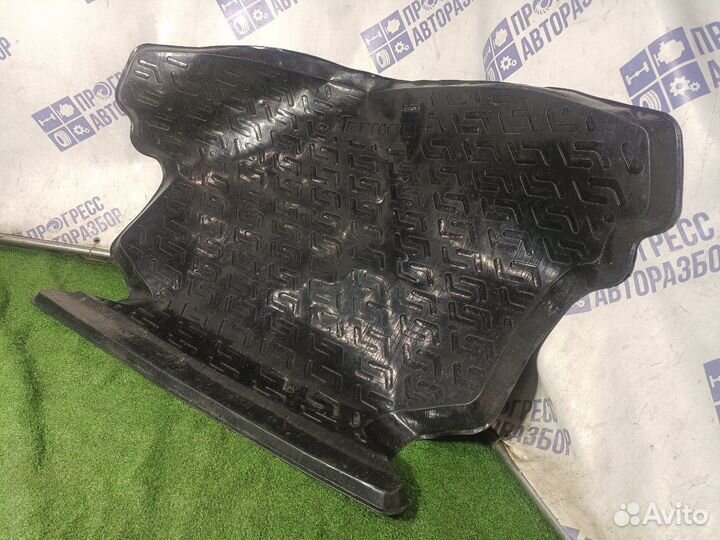 Коврик багажника Toyota Corolla седан 1.6 3ZZ 2005