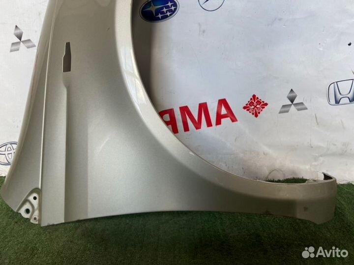 Крыло переднее правое Toyota Vitz NCP10