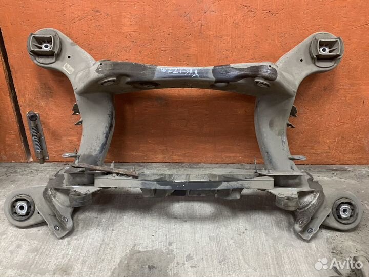 Подрамник задний Mercedes w221