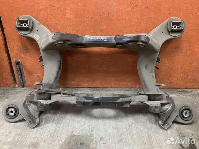 Подрамник задний Mercedes w221