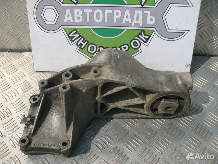 Кронштейн промежуточного вала MB Vito W638 2.2 CDI