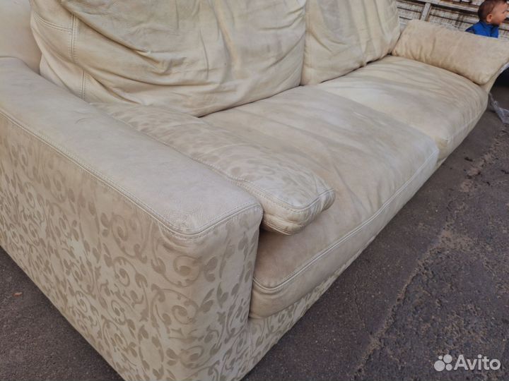 Кожаный диван Италия