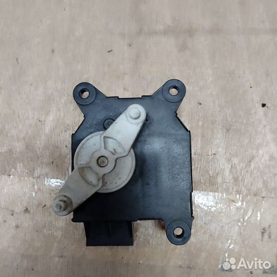 Моторчик заслонки отопителя Opel Vectra C