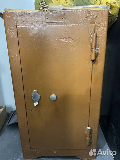 Сейф огнеупорный времен СССР рабочий