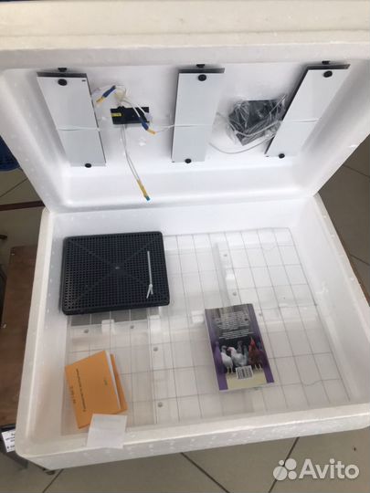 Автоматический инкубатор на 104 яйца