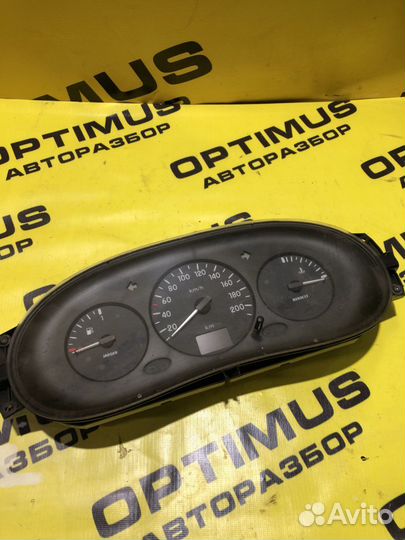 Щиток приборов Рено Клио