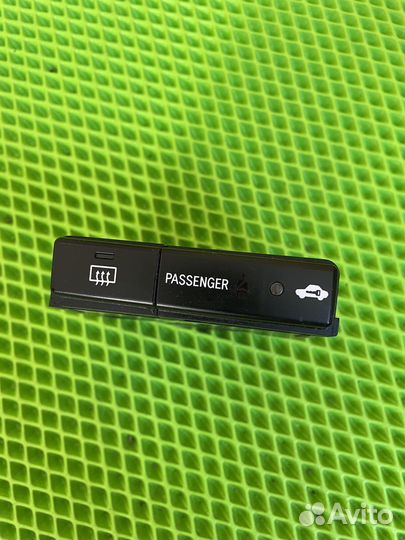 Кнопка обогрева стекла тойота авенсис т250