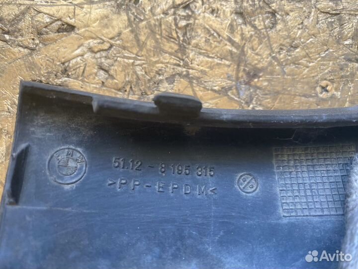 Левый молдинг заднего бампера BMW 3 E46