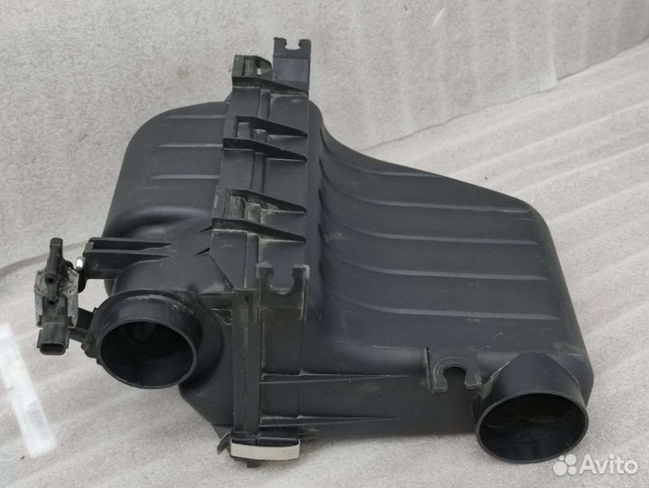 Корпус воздушного фильтра Suzuki Ignis 1.3l 2006г