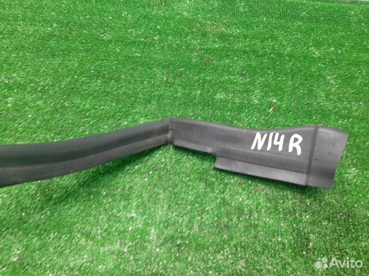 Уплотнитель капота Mercedes Benz E-class W212 2009