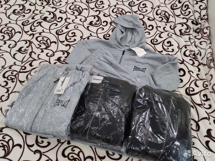 Спортивный костюм женский