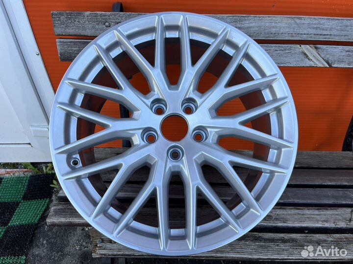 Оригинальный диск R18 от Audi A4 B9