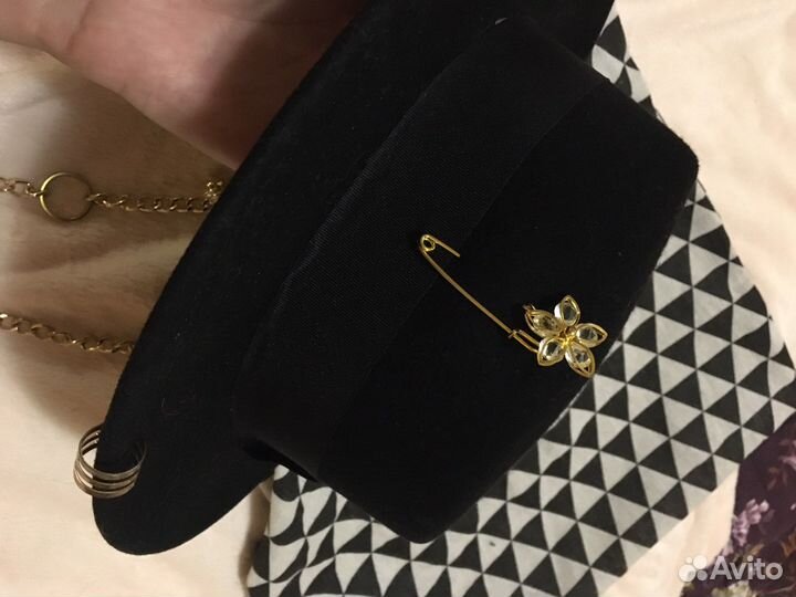 Стильная шляпа из шерсти