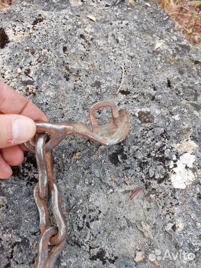 Старинный кованый крюк