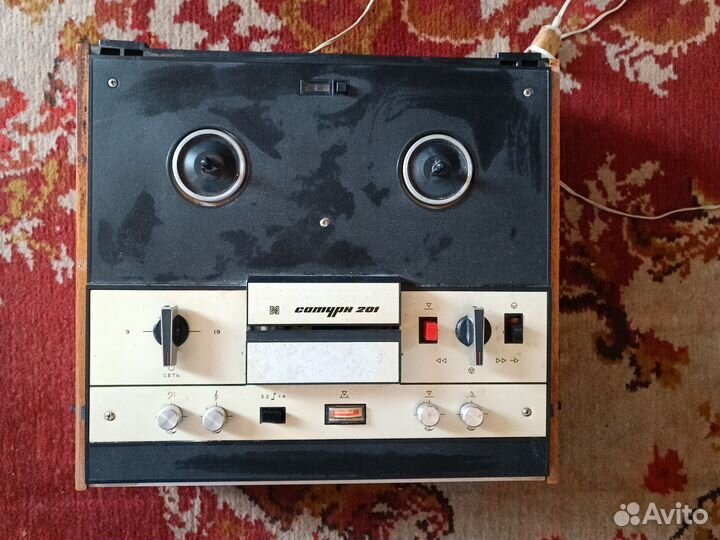Катушечный магнитофон СССР. Сатурн 201