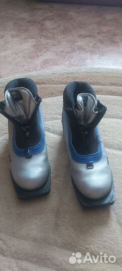 Лыжные ботинки