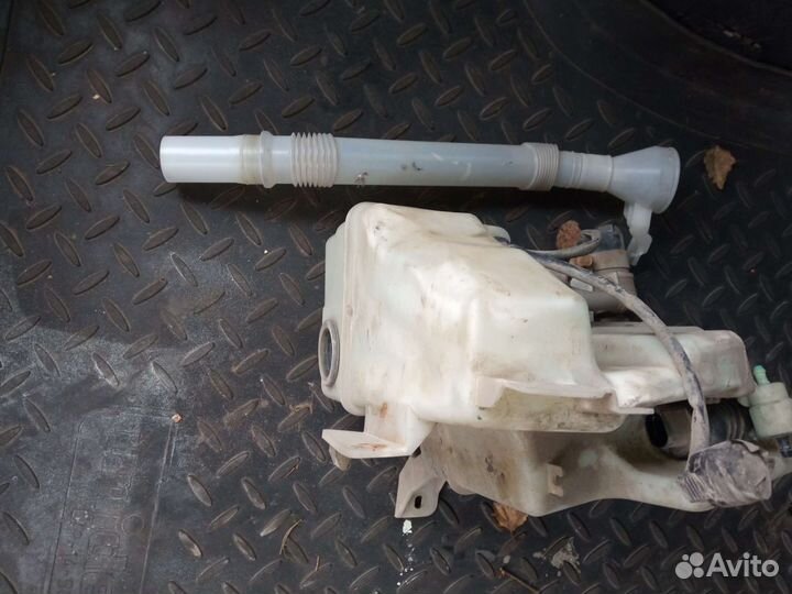 Бочок омывателя Пежо 4007