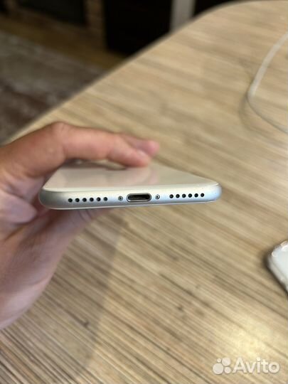 iPhone SE (2020), 128 ГБ