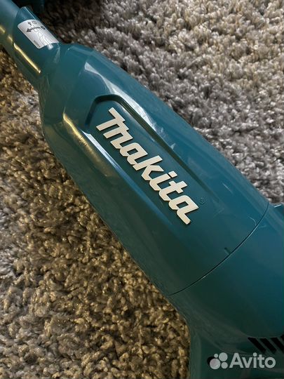 Пылесос Makita + зарядное устройство Makita