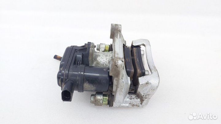 Суппорт тормозной задний правый Kia K5 DL3 G4KN