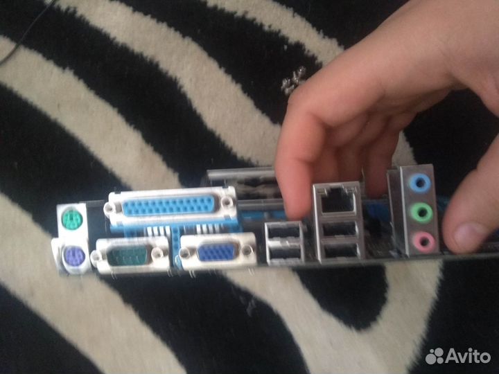 Материнская плата с процессором и кулером